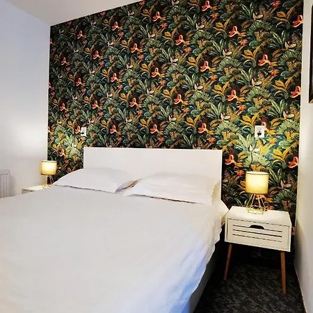 Coroni Cu Jacuzzi Pe Terasa Apartment
