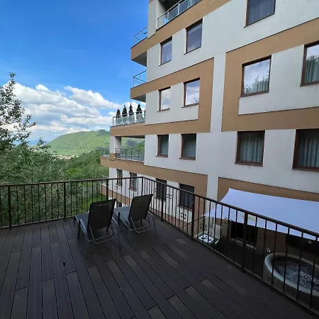 Coroni With Jacuzzi *