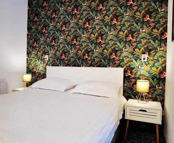 Coroni Cu Jacuzzi Pe Terasa Apartment