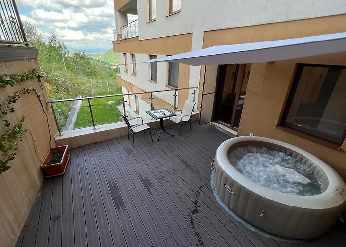 Coroni Cu Jacuzzi Pe Terasa شقة براشوف