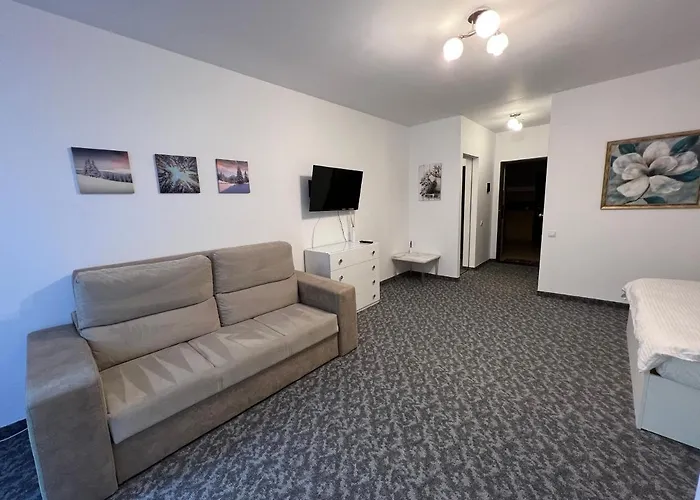 Coroni Cu Jacuzzi Pe Terasa Brasov