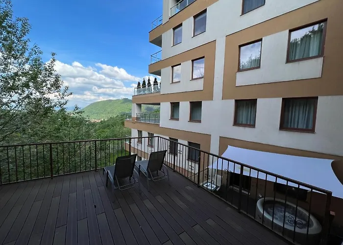 Coroni Cu Jacuzzi Pe Terasa *