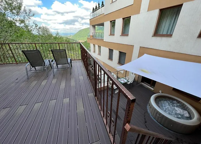 Coroni Cu Jacuzzi Pe Terasa شقة *